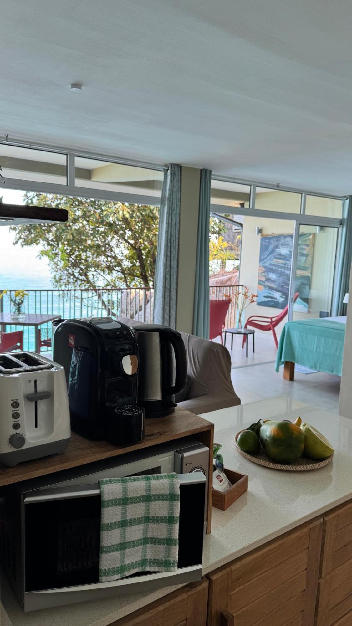 Maka Bay Self Catering Daire Victoria Dış mekan fotoğraf
